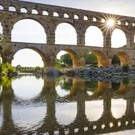 Mazet Provencal Dans Village Gaujac (Gard)