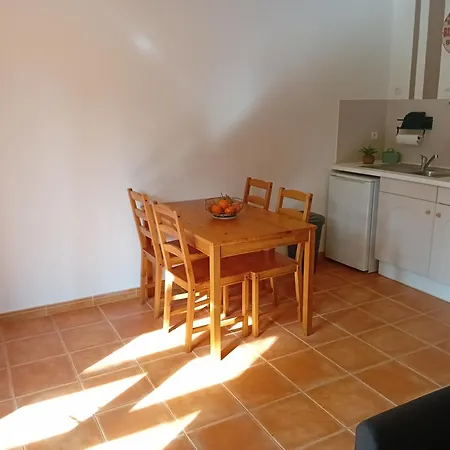 Mazet Provencal Dans Village *